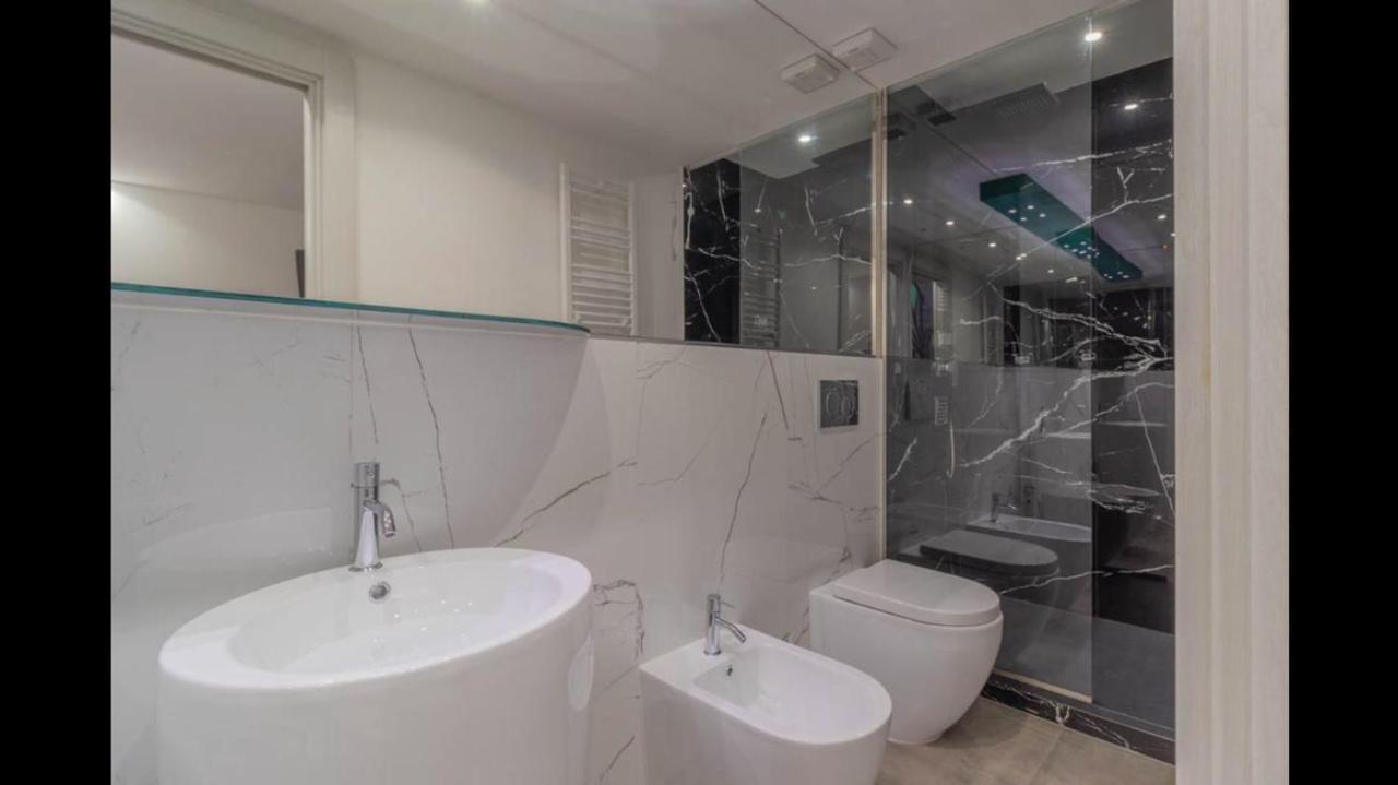 Governo Vecchio Guesthouse Navona ローマ エクステリア 写真